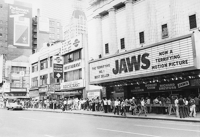 Queue for Jaws in NY (1975)